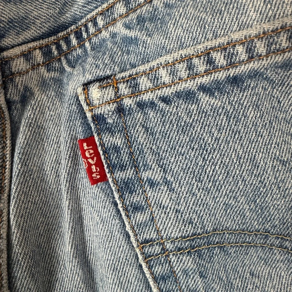 Levi's 501 Original Fit White Oak Cone Jeans W27 L32 – Lt Wash Made in USA Denim